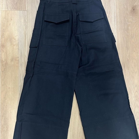 Me + Em - Navy blue wide leg cropped pants - Cargo style - Women’s size 4 - Picture 2 of 7
